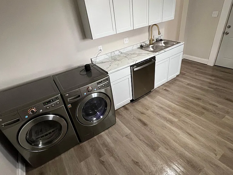227 Warwick Ave — Photo 10