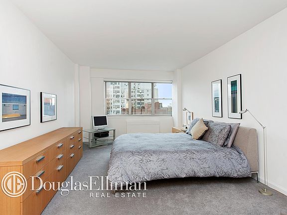 5th image of 70 E 10th St APT 14D