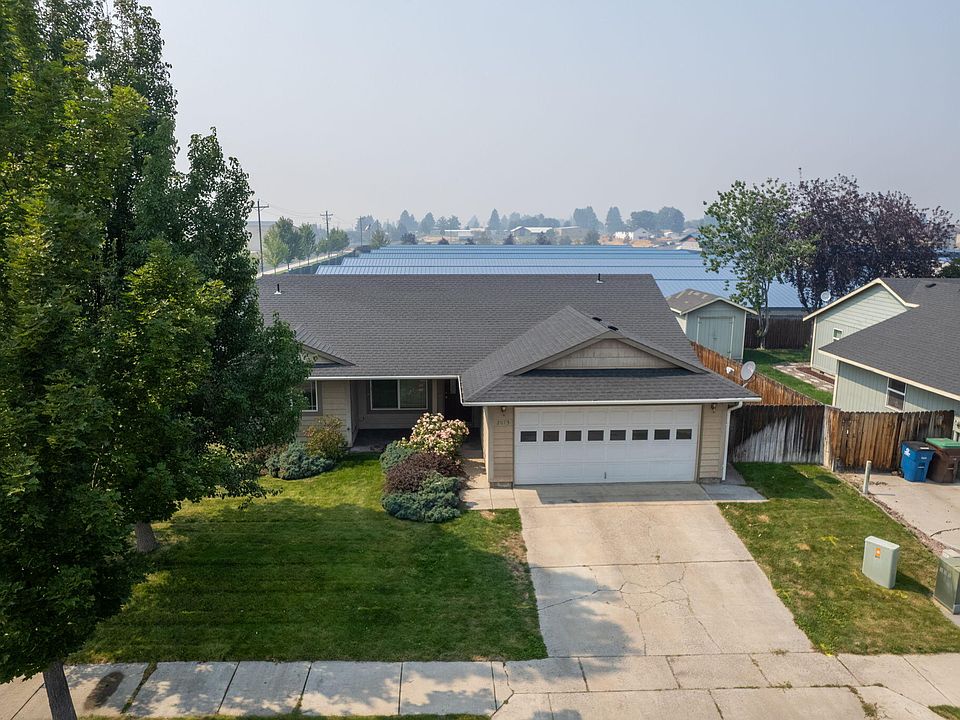 1st image of 2073 NE Elk St
