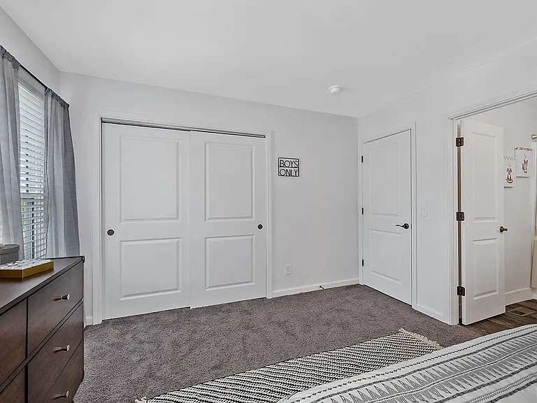 Ivy Hills Living Spaces — Photo 154