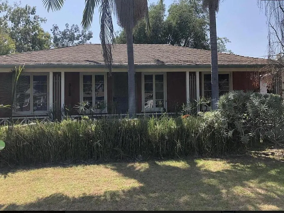 3135 Veteran Ave