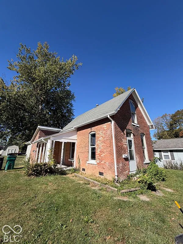 3 bed, 1.0 bath, 1407 sqft, $1,400 — Photo 1