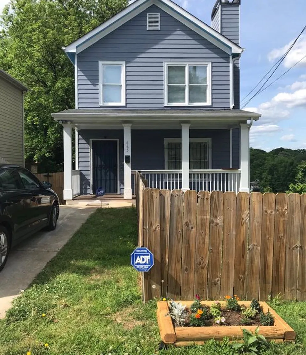 4 bed, 3.5 bath, 2000 sqft, $2,100 — Photo 1