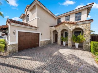 984 NW 104th Ave, Miami, FL 33172