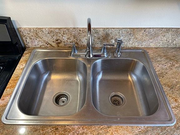 4th image of 2600 W 8th St #2600208