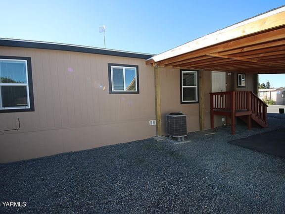 3rd image of 802 N 40th Ave #83