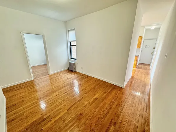 352 W 15th St APT 301, New York, NY 10011
