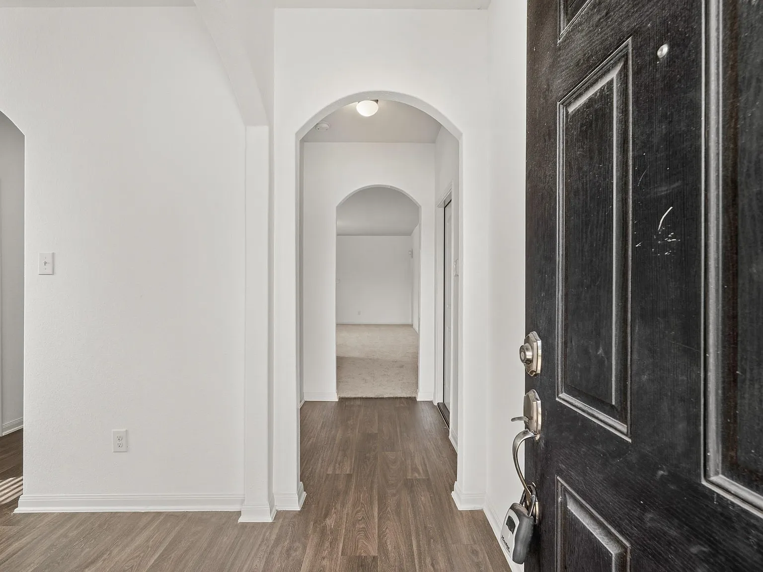 3 bed, 2.0 bath, 1621 sqft, $1,850 — Photo 3