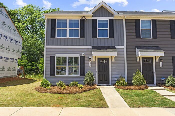 1st image of 501 Hampton Townes Dr