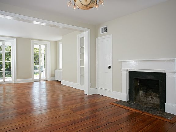 5th image of 44 Wellesley Cir