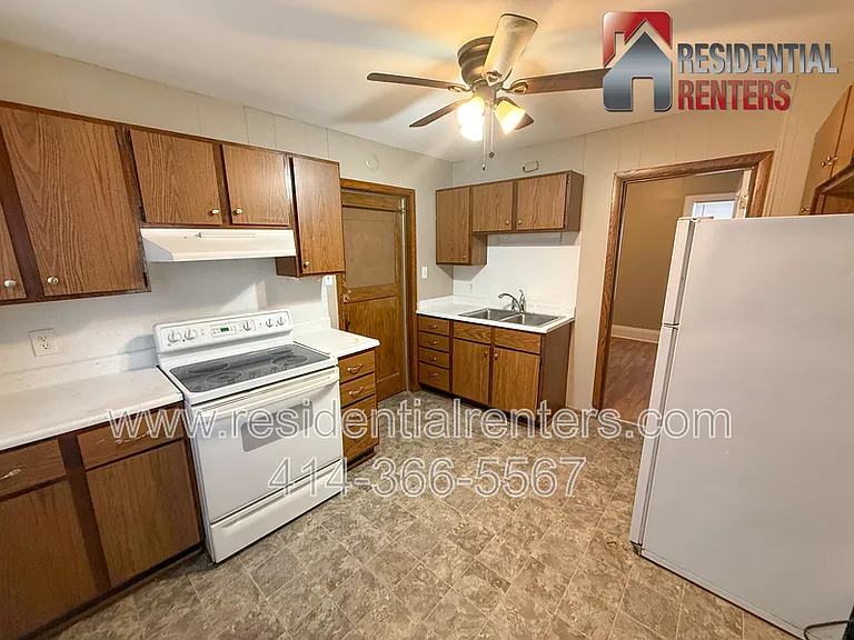 1637 S 68th St #LOWER — Photo 6