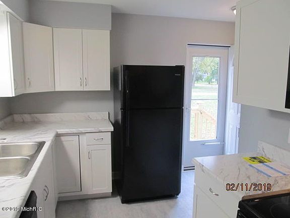 4th image of 453 Brownway