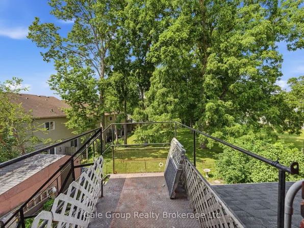 129 John St, Ingersoll, ON N5C 3E9