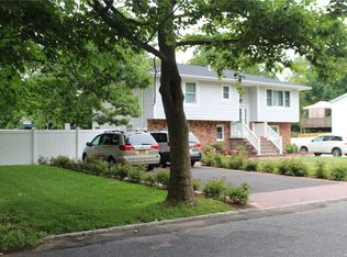 1060 Nugent Ave, Bay Shore, NY 11706