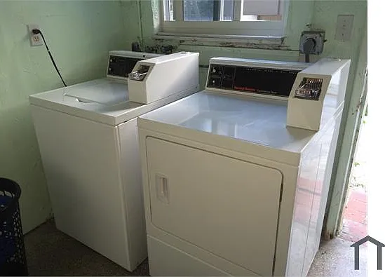 Studio, 712 sqft, $1,500 — Photo 2
