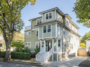 30 Ackers Ave, Brookline, MA 02445