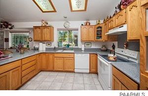 5th image of 2035 W Glenshandra Dr