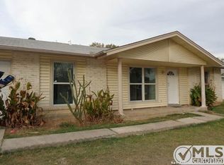 9615 Caney Creek Dr, San Antonio, TX 78245