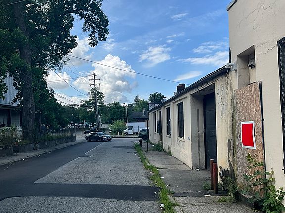 4th image of 3 Centre St