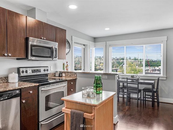 5th image of 120 NW 39th St Unit 403