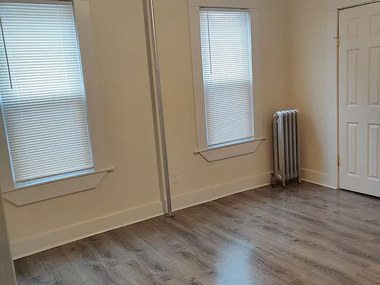 256 White St — Photo 10