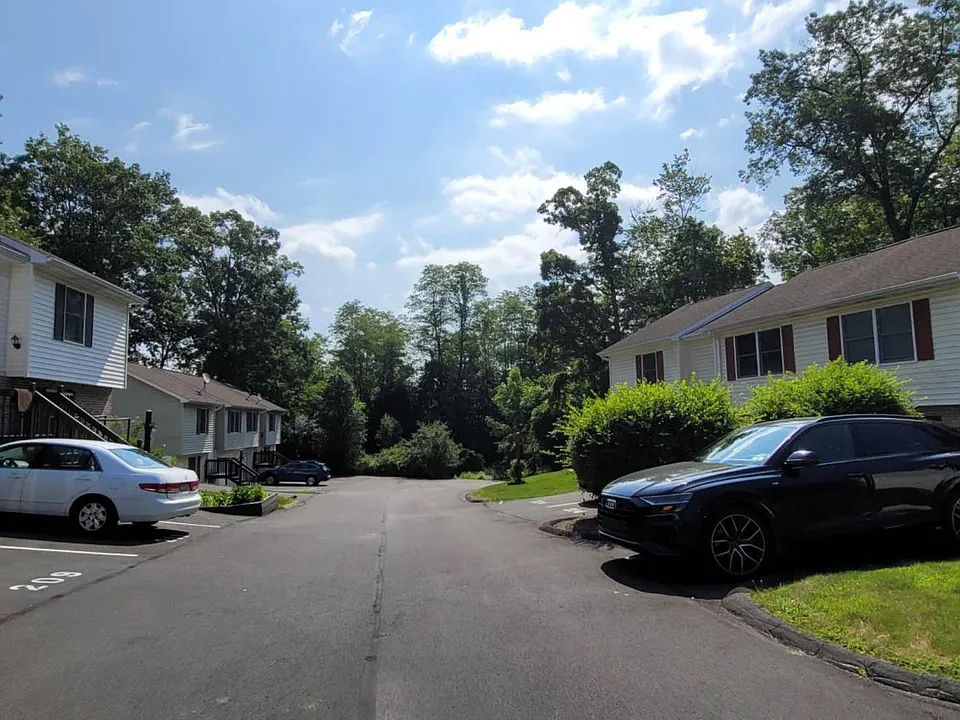 Fernwood Ct