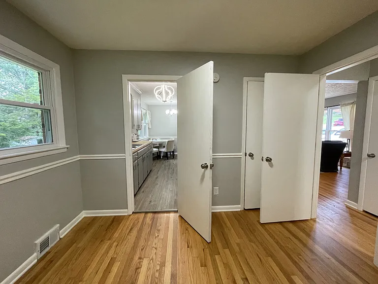 5900 Edgewood Ave — Photo 5