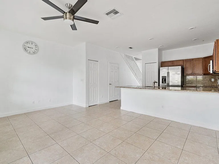 5288 Ashley River Rd — Photo 3