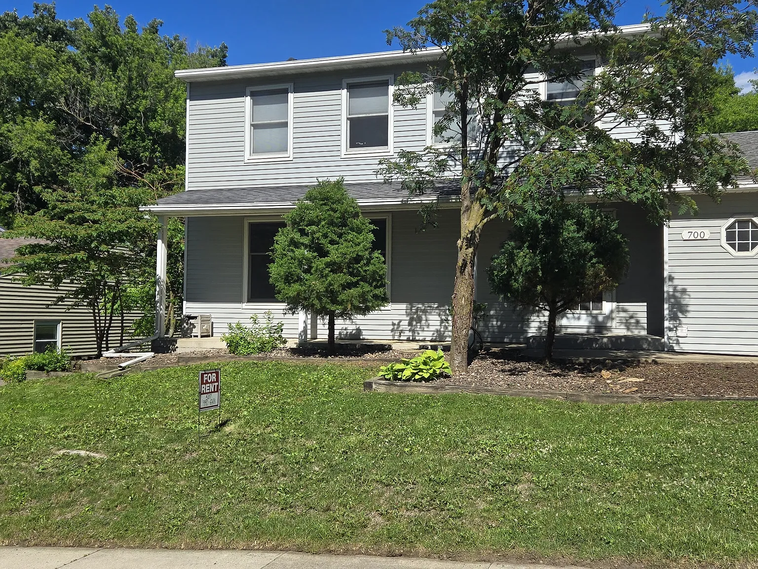 4 bed, 2.5 bath, 3200 sqft, $2,900 — Photo 1