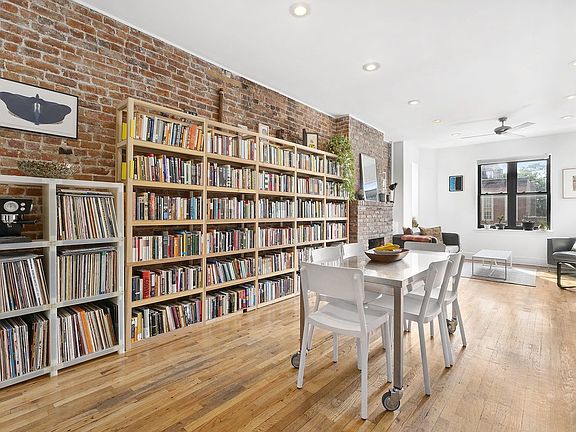 3rd image of 679 Vanderbilt Ave APT 3R