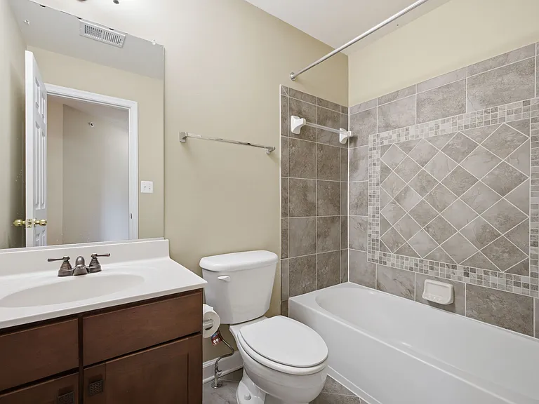 4473 Beacon Grove Cir #B — Photo 35