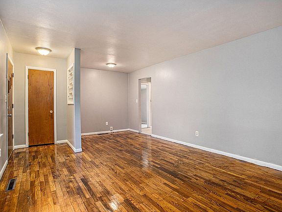 5th image of 6133 Purdy Dr