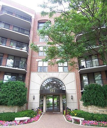 2nd image of 511 Aurora Ave Unit 102