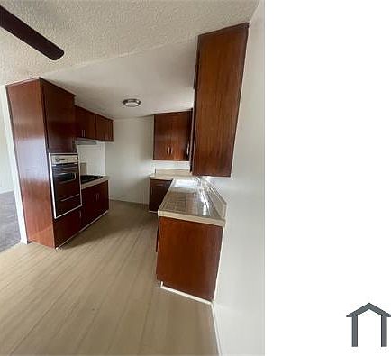 3rd image of 1229 W 109th St #6