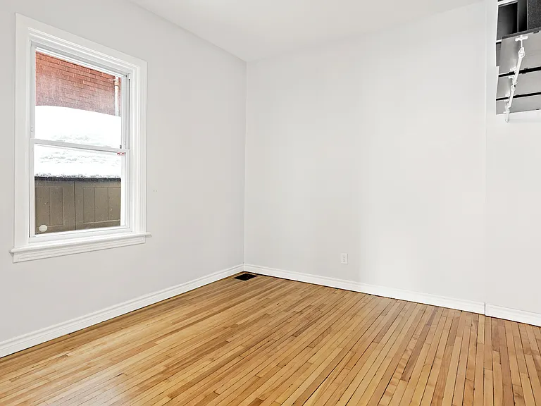 481 Besserer St #1 — Photo 12