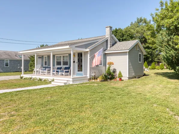 41 Bourne Neck Drive, Buzzards Bay, MA 02532