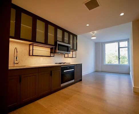 Rented by Extell Marketing Group LLC | media 5