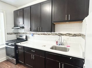118 S Austin Blvd #1, Oak Park, IL 60304