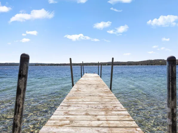 1691 N Manitou Trl W, Leland, MI 49654