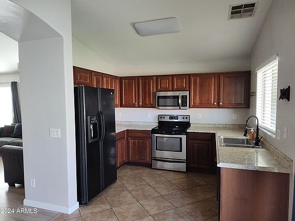 4th image of 1630 W Appaloosa Way
