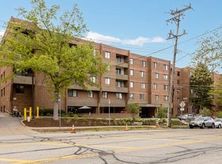 5715 Beacon St APT 103, Pittsburgh, PA 15217