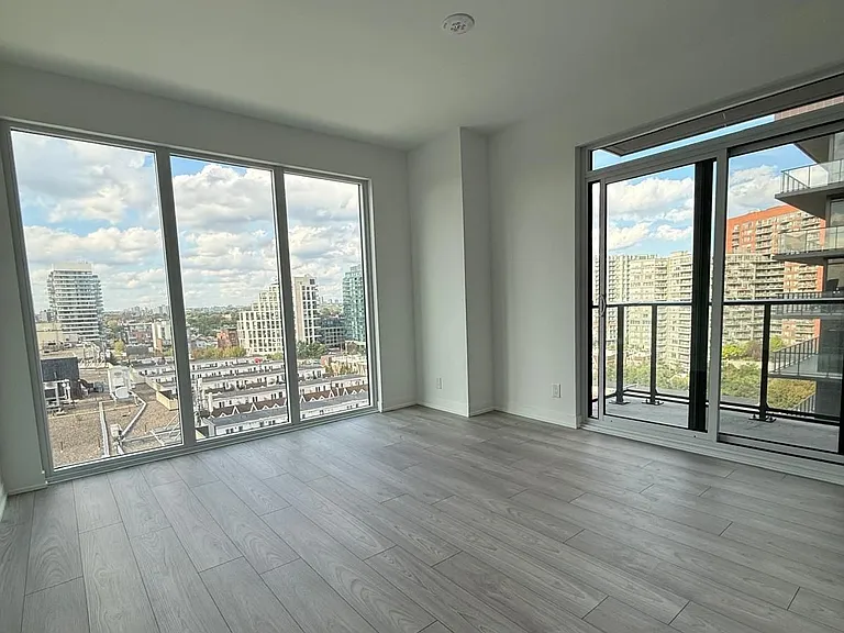 285 Dufferin St #926 — Photo 8