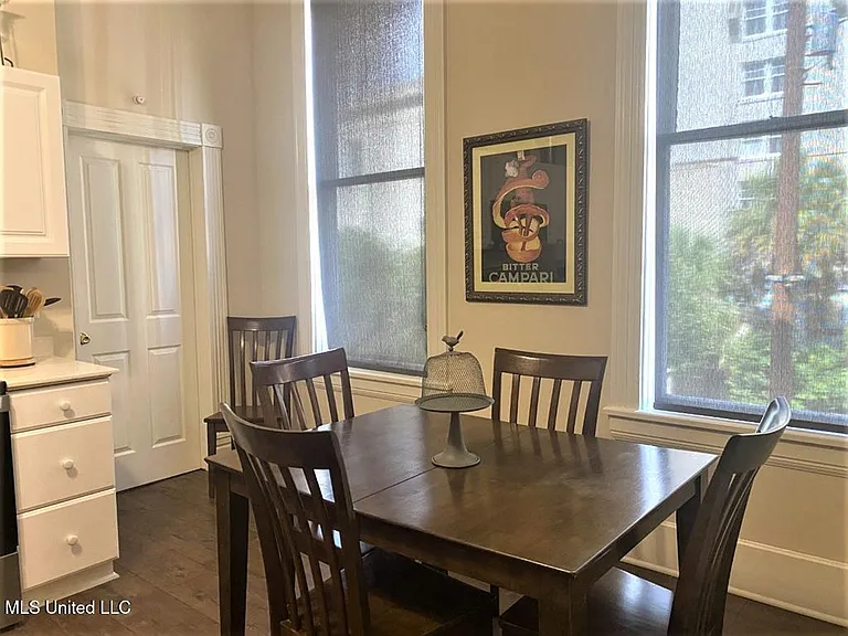 105 N Pearl St #B — Photo 5