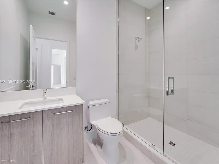 153 N Seabreeze Blvd #4 — Photo 6