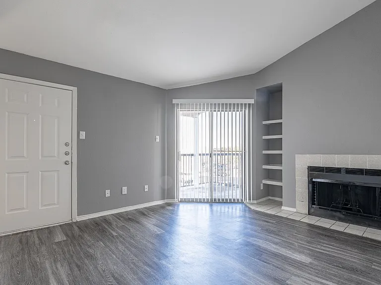 502 W Longspur Blvd — Photo 24