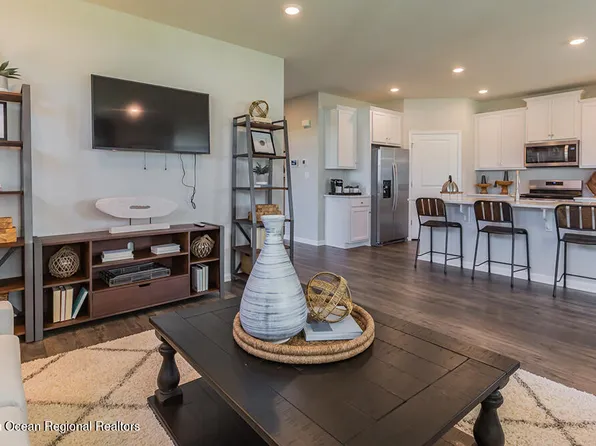 80 Raccoon Lane, Barnegat, NJ 08005