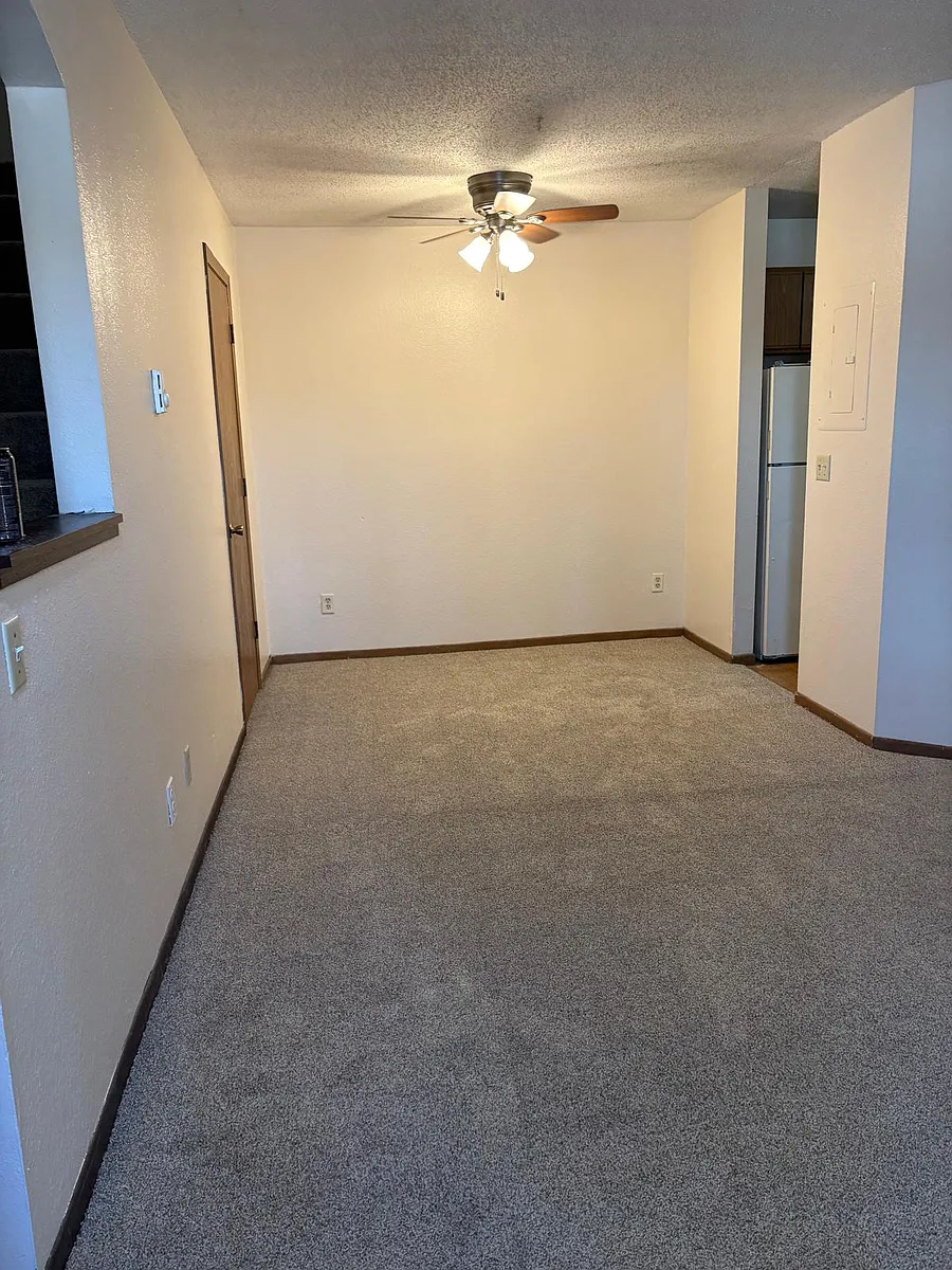 Building Photo - 129 Waters Edge Dr