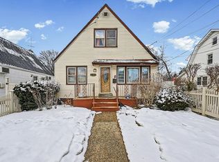 13828 242nd St, Rosedale, NY 11422