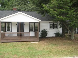 401 Old Buncombe Rd, Travelers Rest, SC 29690