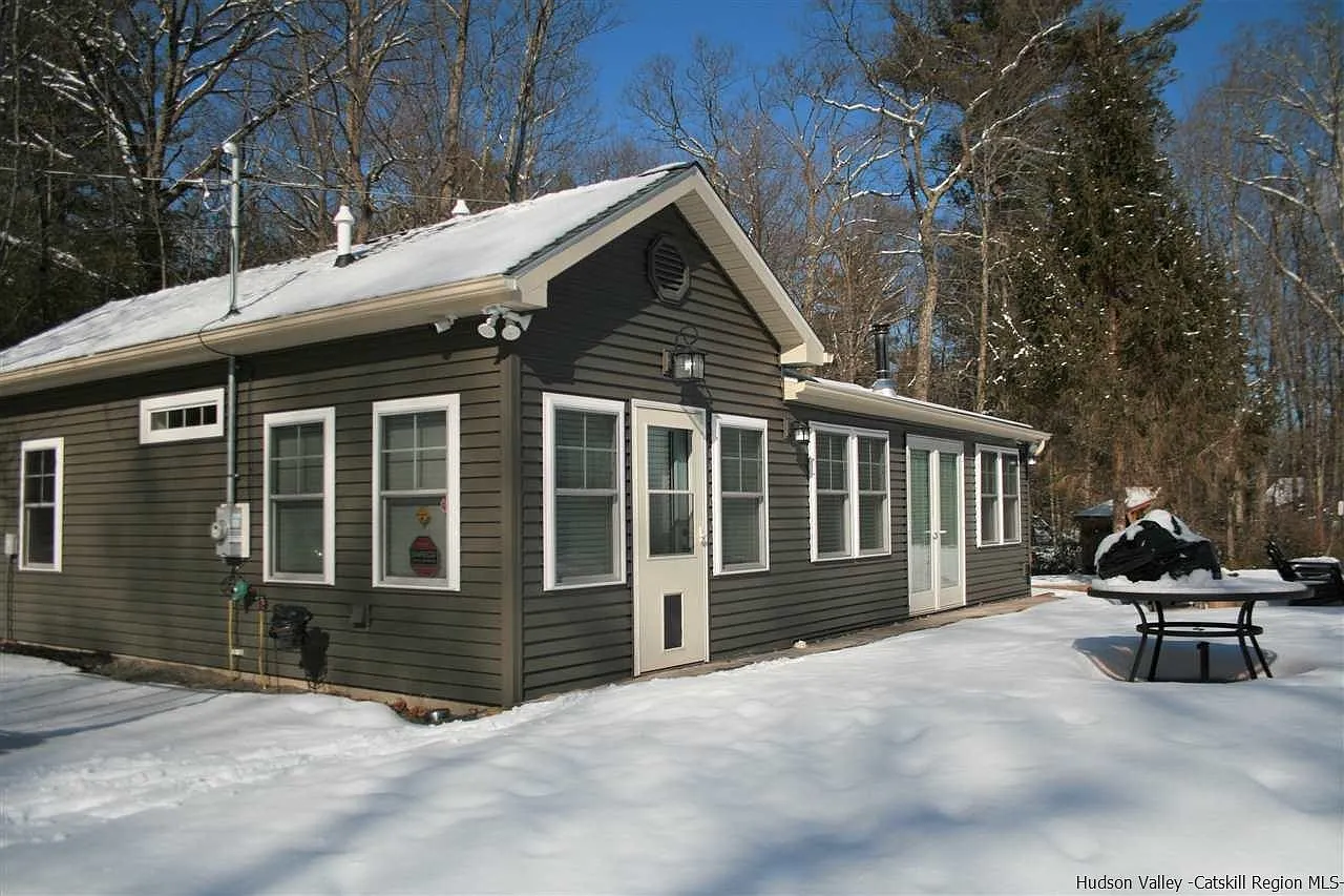 694 Upper Cherrytown Rd photo 1